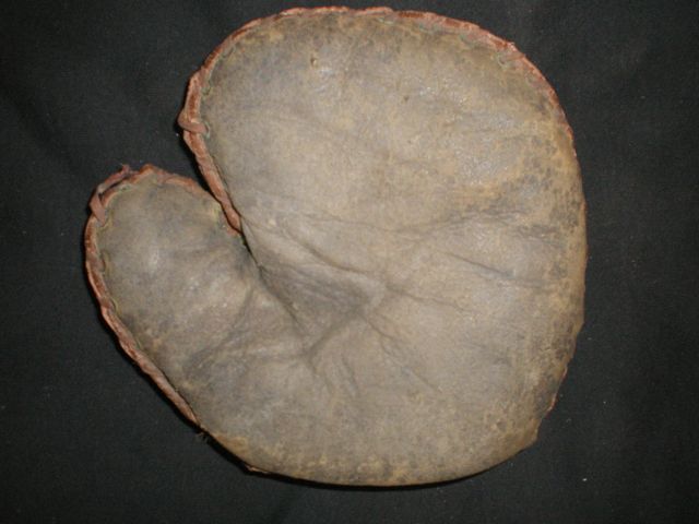 Spalding Basemitt 3 Front